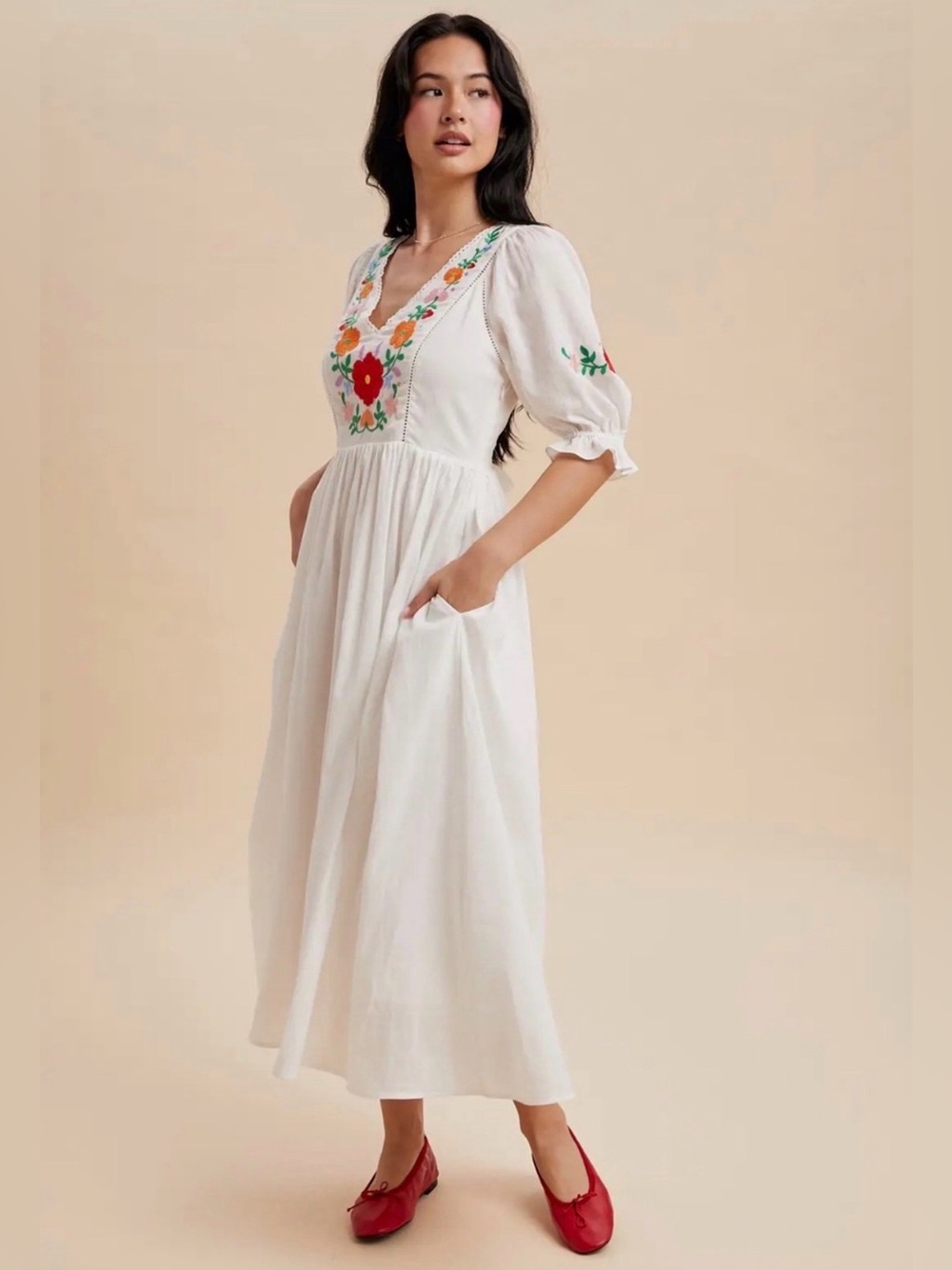 Urban Outfitters White Embroidered Boho Maxi Dress Floral Smocked 100% Cotton - Picture 15 of 16